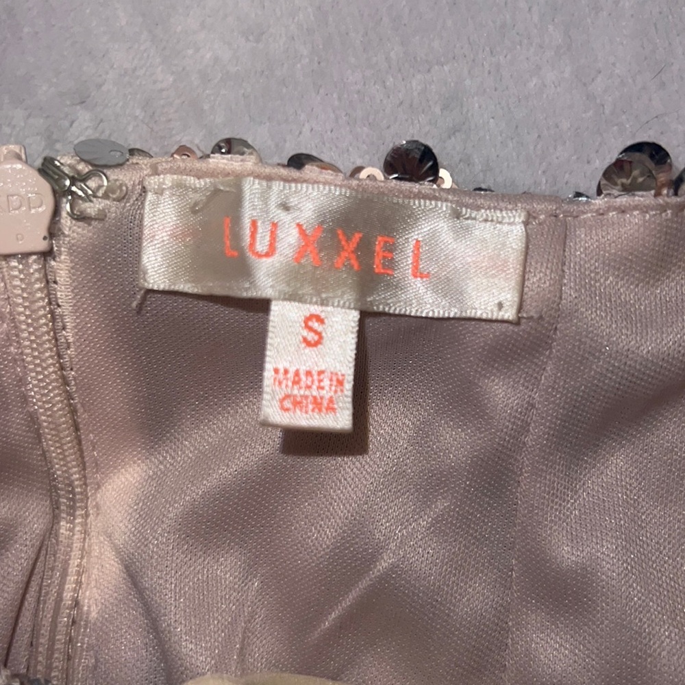 Luxxel silver & nude sequins dress - Picture 8 of 8